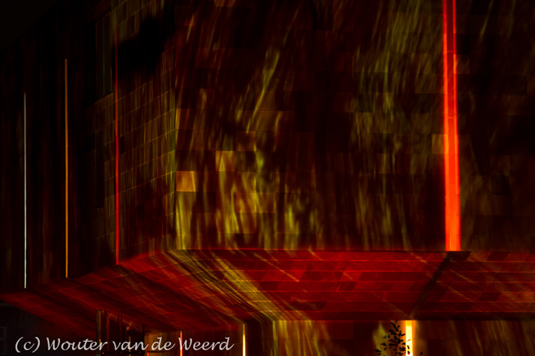 2011-11-06 - GLOW - Detail van Burning van Abbe museum<br/>GLOW-route - Eindhoven - Nederland<br/>Canon EOS 7D - 97 mm - f/4.0, 1/6 sec, ISO 1600