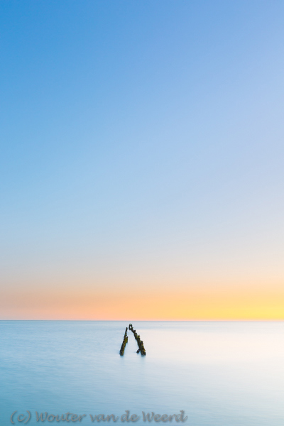 2017-06-10 - Paaltjes in het IJsselmeer in pastel<br/>Hindeloopen - Nederland<br/>Canon EOS 5D Mark III - 29 mm - f/16.0, 13 sec, ISO 100