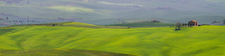 2013-04-28 - Toscaans landschap in panorama formaat<br/>Toscane - Pienza - Val d’ Orcia - Italië<br/>Canon EOS 7D - 320 mm - f/5.6, 1/2500 sec, ISO 400