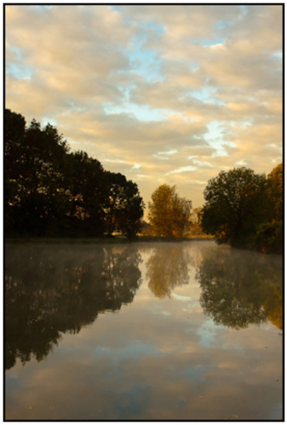 2010-10-18 - Prachtige wolkenlucht weerspiegeld in het water<br/>Rhijnauwen - Bunnik - Nederland<br/>Canon EOS 50D - 24 mm - f/8.0, 0.02 sec, ISO 400