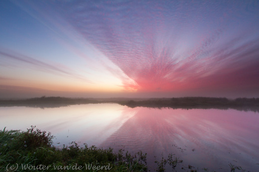 2012-09-23 - Kleurrijke zonsopkomst<br/>Wavershoek - Waverveen - Nederland<br/>Canon EOS 7D - 10 mm - f/16.0, 1.3 sec, ISO 100