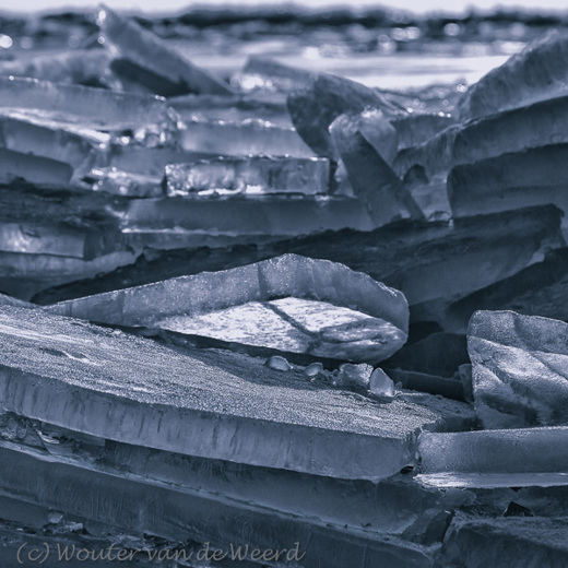 2013-01-28 - Kruiend ijs - een stapel ijsplaten<br/>Stavoren - Nederland<br/>Canon EOS 7D - 105 mm - f/8.0, 1/640 sec, ISO 200