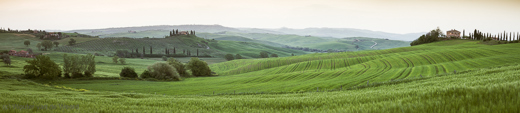 2013-04-29 - Typisch Toscaans landschap met cipressen en groene heuvels<br/>Toscane - San Quirico d’ Orcia - Italië<br/>Canon EOS 7D - 35 mm - f/11.0, 3.2 sec, ISO 100
