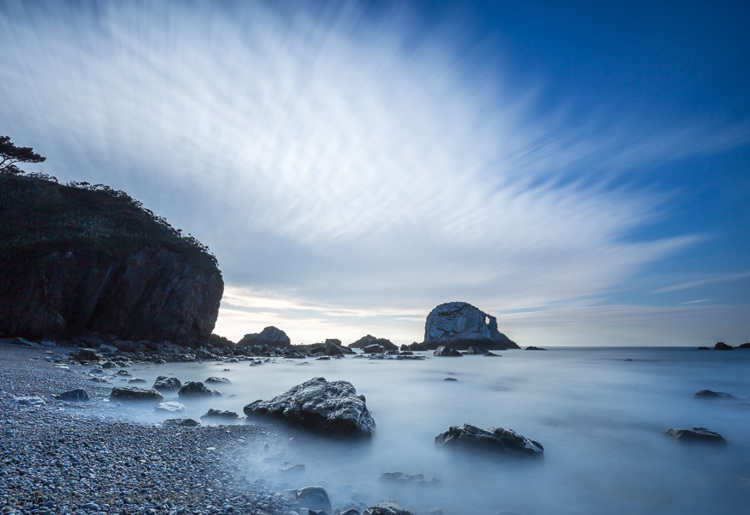 2015-04-29 - De wolk<br/>Playa del Silencio - Cudillero - Spanje<br/>Canon EOS 5D Mark III - 16 mm - f/16.0, 90 sec, ISO 100