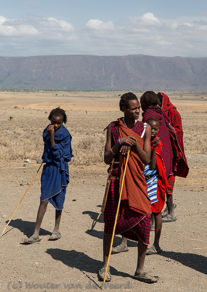 2015-10-19 - Masai op de kale vlakte<br/>Omgeving Lake Manyara NP - Tanzania<br/>Canon EOS 5D Mark III - 70 mm - f/8.0, 1/250 sec, ISO 200