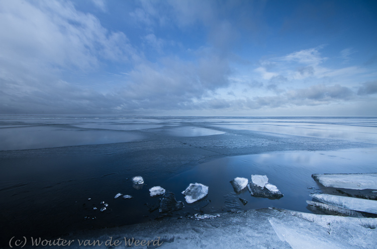 2012-02-15 - IJslandschap aan het Markermeer<br/>Oostvaardersdijk - Almere - Nederland<br/>Canon EOS 7D - 10 mm - f/20.0, 0.6 sec, ISO 100