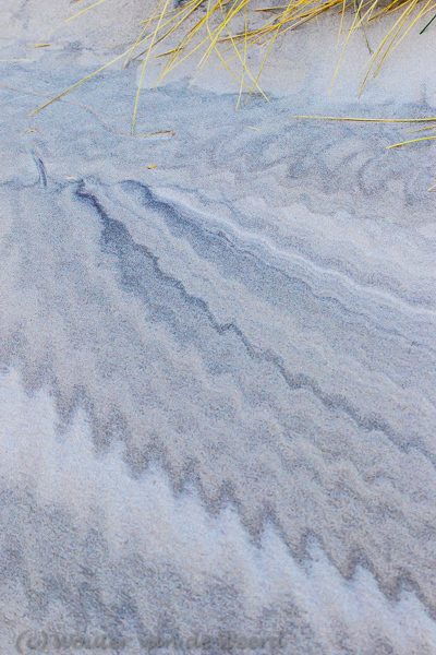 2018-01-07 - Zig-zag patroon in het zand<br/>Strand - St. Maartenszee - Nederland<br/>Canon EOS 7D Mark II - 100 mm - f/8.0, 0.01 sec, ISO 400