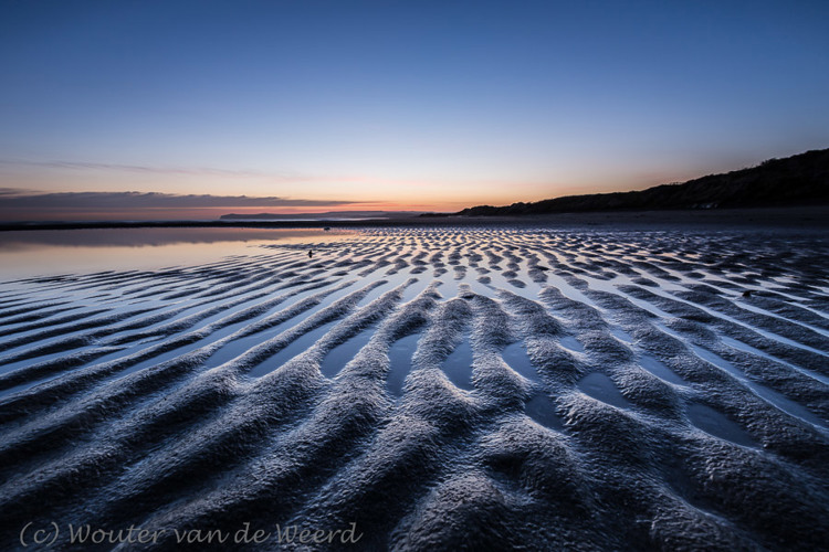 2014-04-09 - Zandstructuren bij zonsopkomst<br/>Opaalkust - Cap Gris Nez - Frankrijk<br/>Canon EOS 5D Mark III - 16 mm - f/13.0, 3.2 sec, ISO 100