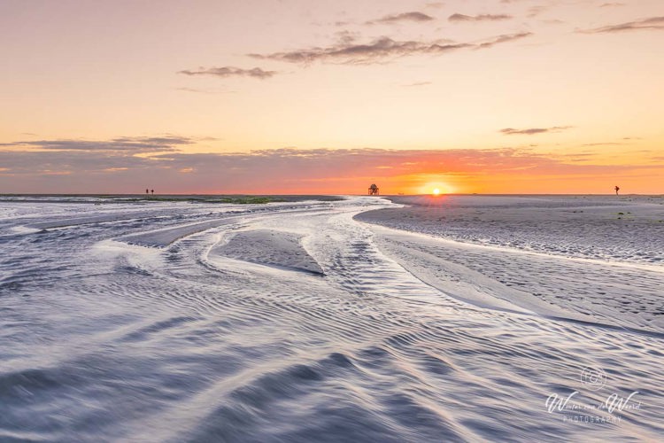 2026-08-05 - Zonsondergang bij het vogelwachterhuis op de Engelsmanplaat<br/>Engelsmanplaat in waddenzee - Lauwersoog - Nederland<br/>Canon EOS R5m2 - 22 mm - f/16.0, 0.1 sec, ISO 400