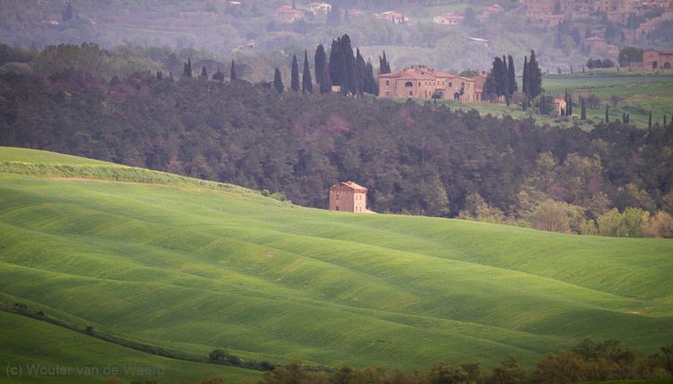 2013-04-28 - Schilderachtig landschap<br/>Toscane - Omgeving Pienza - Italië<br/>Canon EOS 7D - 400 mm - f/8.0, 1/1000 sec, ISO 400