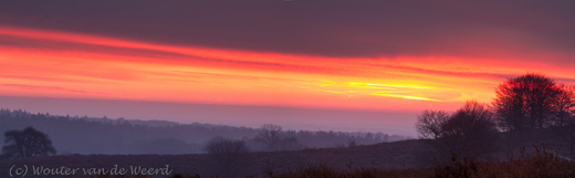 2012-12-03 - Knallende kleuren bij een prachtige zonsopkomst<br/>NP De Veluwezoom - Rheden - Nederland<br/>Canon EOS 7D - 105 mm - f/16.0, 2.5 sec, ISO 100
