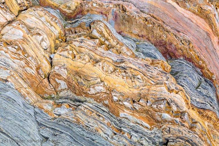 2015-04-29 - Kleuren, lijnen, vormen<br/>Playa del Silencio - Cudillero - Spanje<br/>Canon EOS 5D Mark III - 40 mm - f/16.0, 1/30 sec, ISO 100