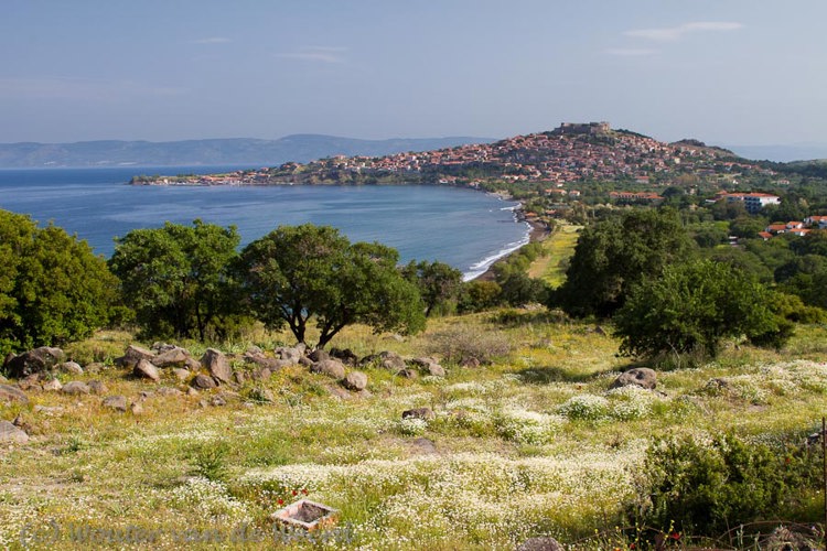 2012-05-01 - Uitzicht op Mithymna<br/>Mithymna (Lesbos) - Griekenland<br/>Canon EOS 7D - 24 mm - f/11.0, 1/60 sec, ISO 200
