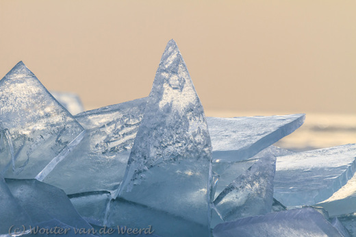 2013-01-28 - Kruiend ijs tegen een warm gekleurde lucht <br/>Stavoren - Nederland<br/>Canon EOS 7D - 400 mm - f/8.0, 1/320 sec, ISO 200