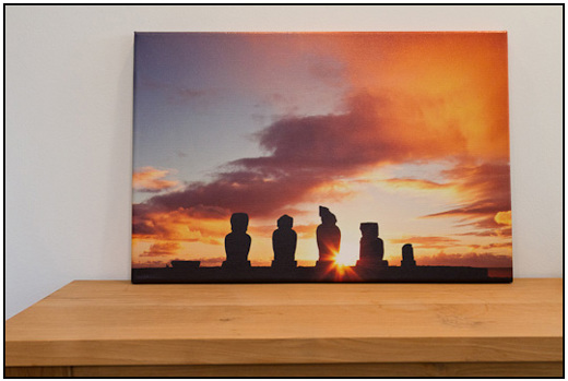 2011-09-12 - Moai's op Paaseiland bij zonsondergang<br/>Paaseiland - Hanga Roa - Chili<br/>Canon EOS 7D - 24 mm - f/4.0, 0.05 sec, ISO 800