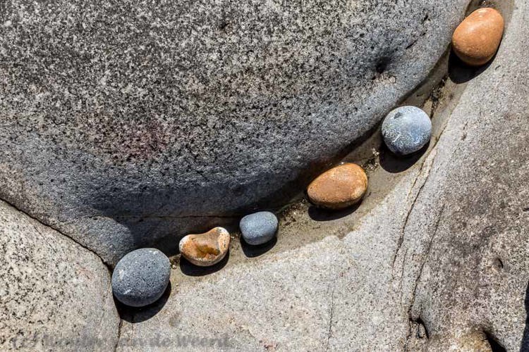 2014-04-08 - Stenen-compositie<br/>Opaalkust - Audresselles - Frankrijk<br/>Canon EOS 5D Mark III - 70 mm - f/16.0, 1/160 sec, ISO 200