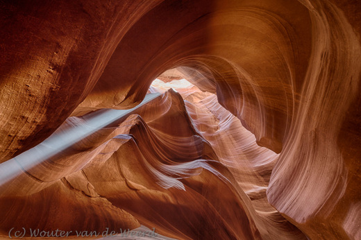 2014-07-19 - Licht en vormen in de Antelope Canyon<br/>Upper Antelope Canyon - Page - Verenigde Staten<br/>Canon EOS 5D Mark III - 16 mm - f/8.0, , ISO 200