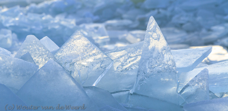 2013-01-28 - Kruiend ijs van dichtbij<br/>Stavoren - Nederland<br/>Canon EOS 7D - 310 mm - f/8.0, 1/250 sec, ISO 200