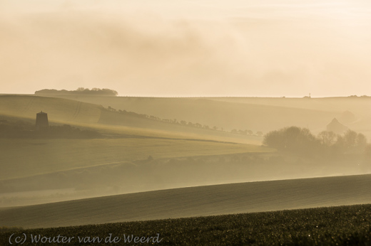 2014-04-10 - Gelaagd landschap met ochtendmist<br/>Opaalkust - Omgeving Cap Blanc Nez - Frankrijk<br/>Canon EOS 5D Mark III - 142 mm - f/8.0, 1/4000 sec, ISO 400