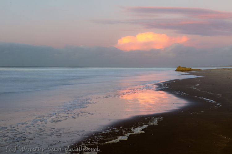 2012-01-23 - Tegenover de zonsondergang<br/>Pier - Scheveningen - Nederland<br/>Canon EOS 7D - 32 mm - f/22.0, 13 sec, ISO 100
