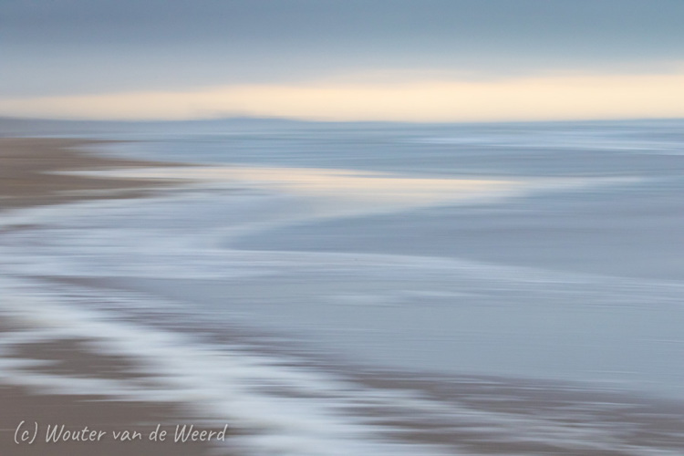 2020-01-04 - Beach Colours - bewolkte winterse dag<br/>Strand - Katwijk aan zee - Nederland<br/>Canon EOS 7D Mark II - 100 mm - f/29.0, 1/13 sec, ISO 800
